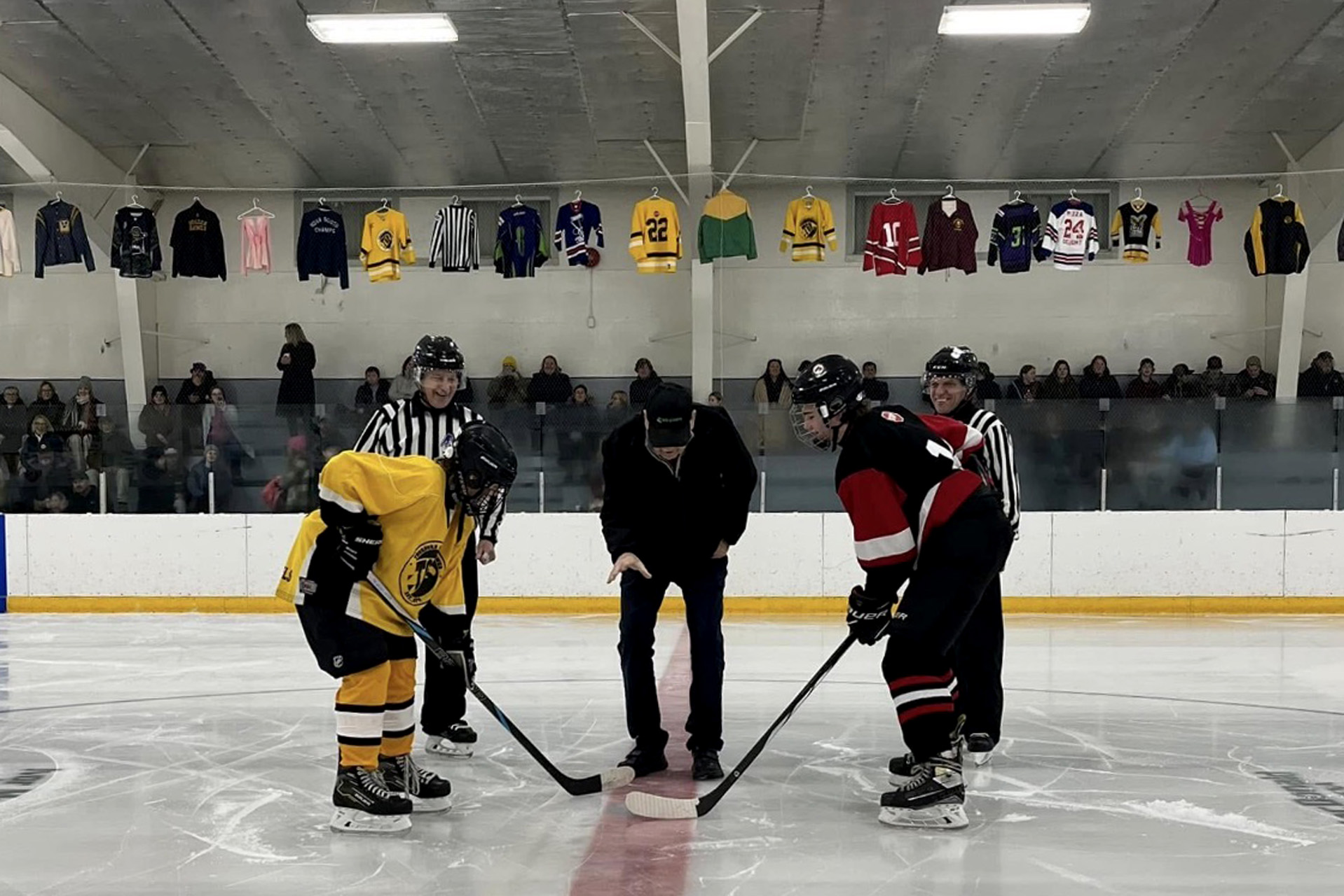 Hockey, Ivor MacDonald Memorial Arena